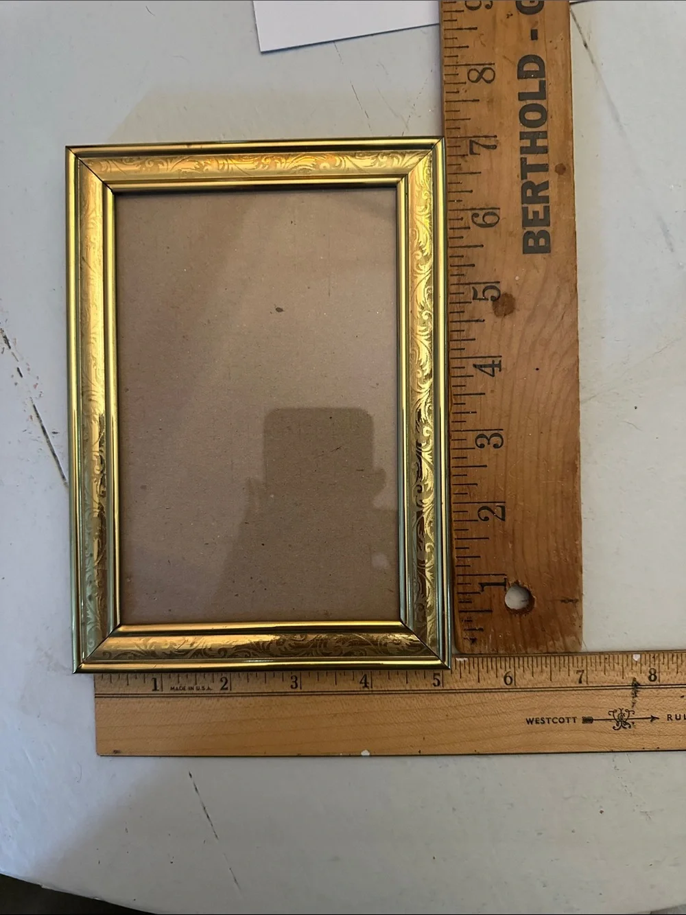 VINTAGE ORNATE GOLD METAL PICTURE FRAME FITS 5X7